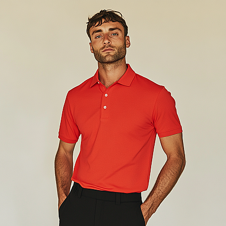POLO PIQUÉ CON PUÑO. CORTE CLÁSICO
